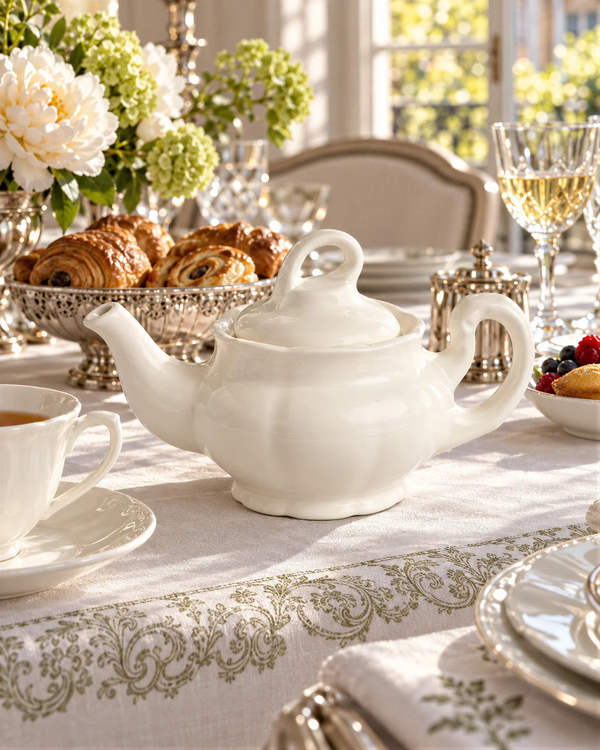 Aurora Blanca Teapot
