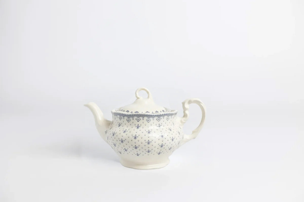 Flor de Lis Azul Teapot