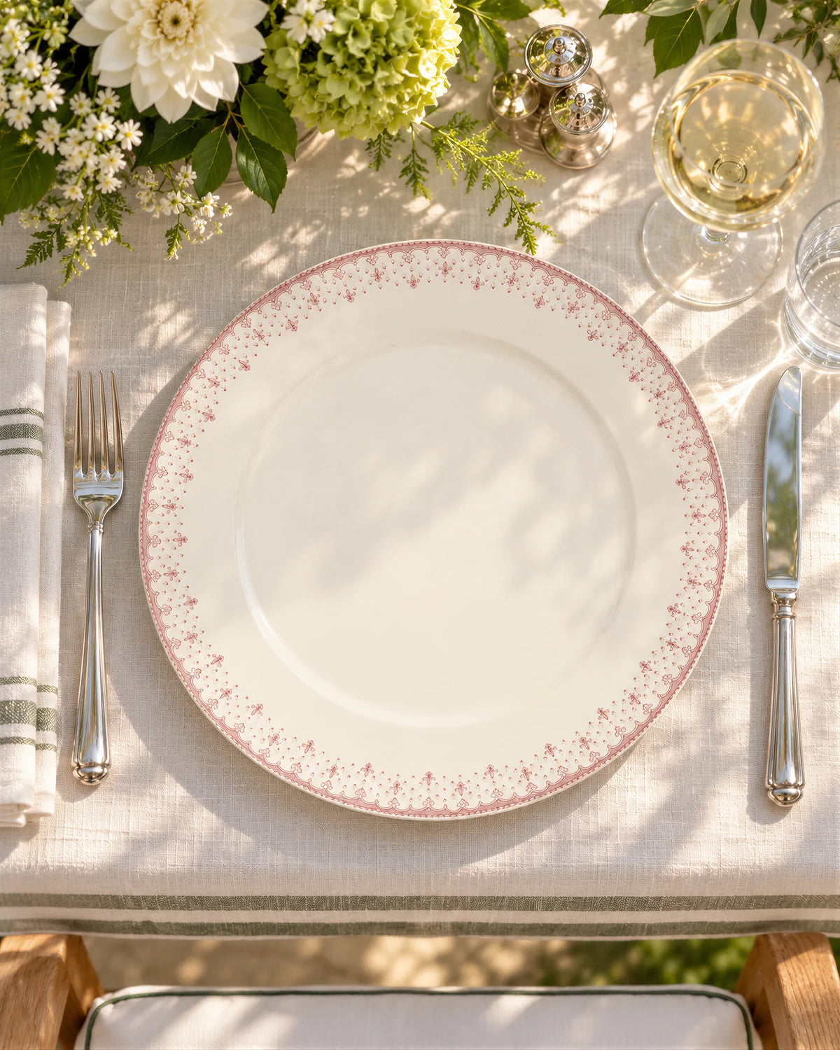 Flor de Lis Rosa Charger Plate