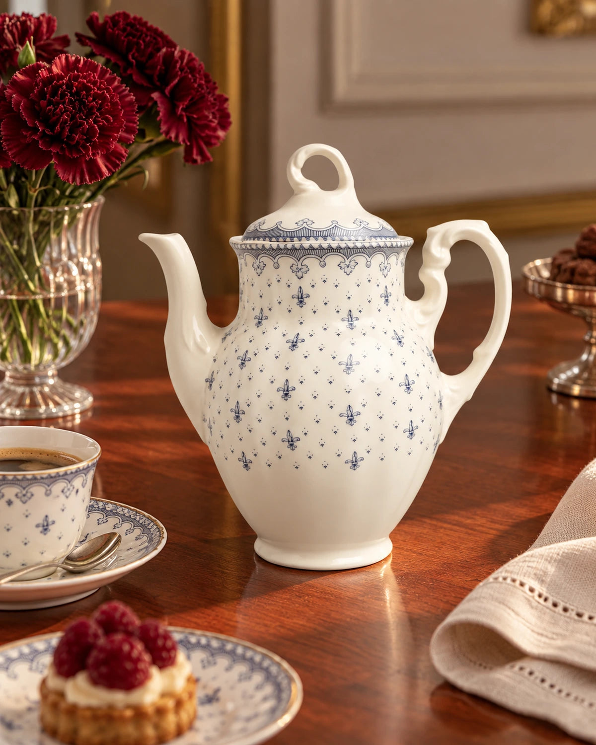 Flor de Lis Azul Coffee Pot