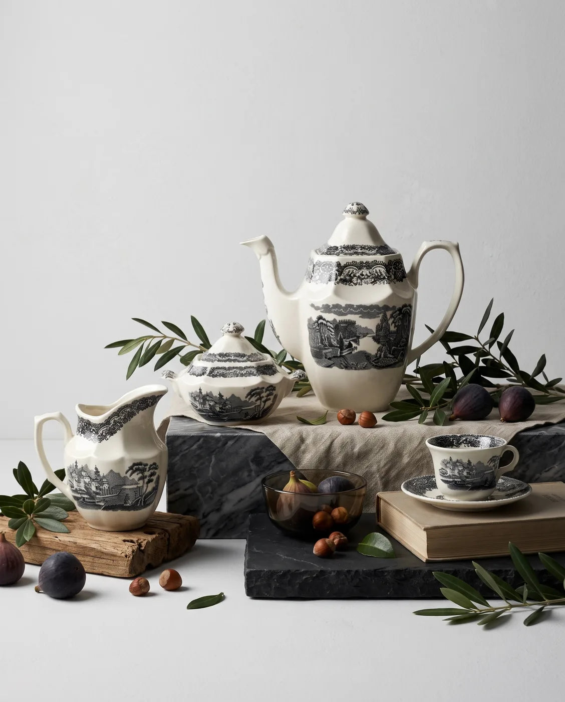 Negro Vistas Coffee Set — La Cartuja de Sevilla
