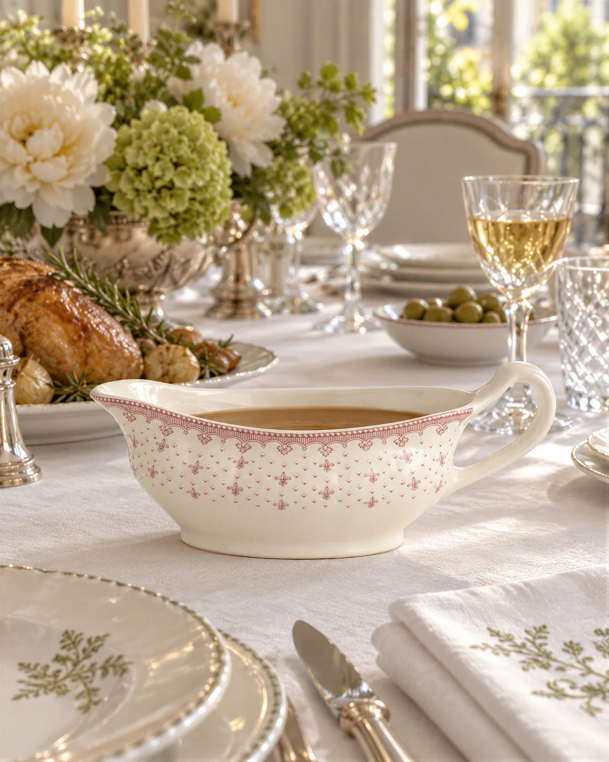 Flor de Lis Rosa Gravy Boat
